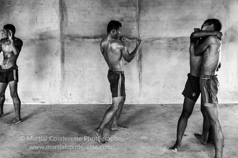 Lethwei : inside the boxing camp