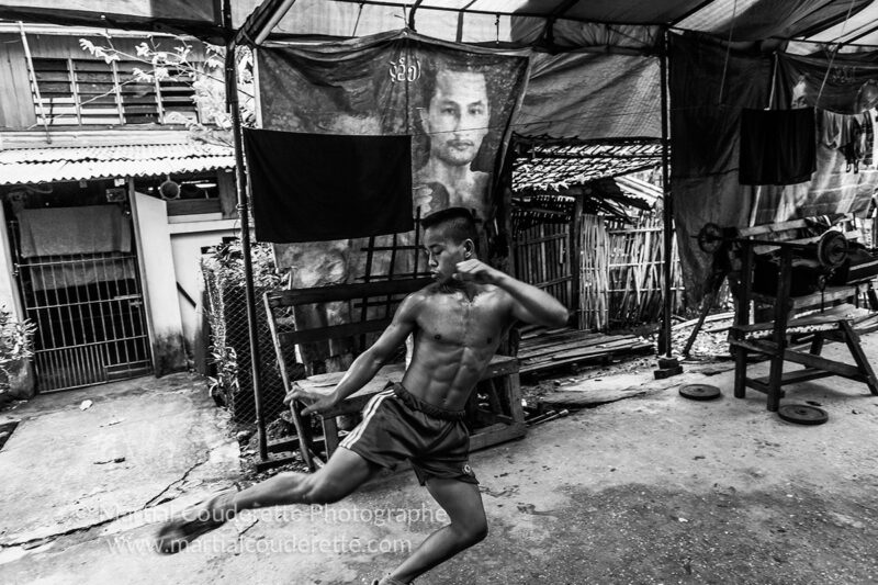 Lethwei : inside the boxing camp