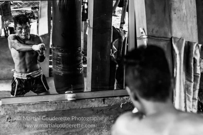 Lethwei : inside the boxing camp