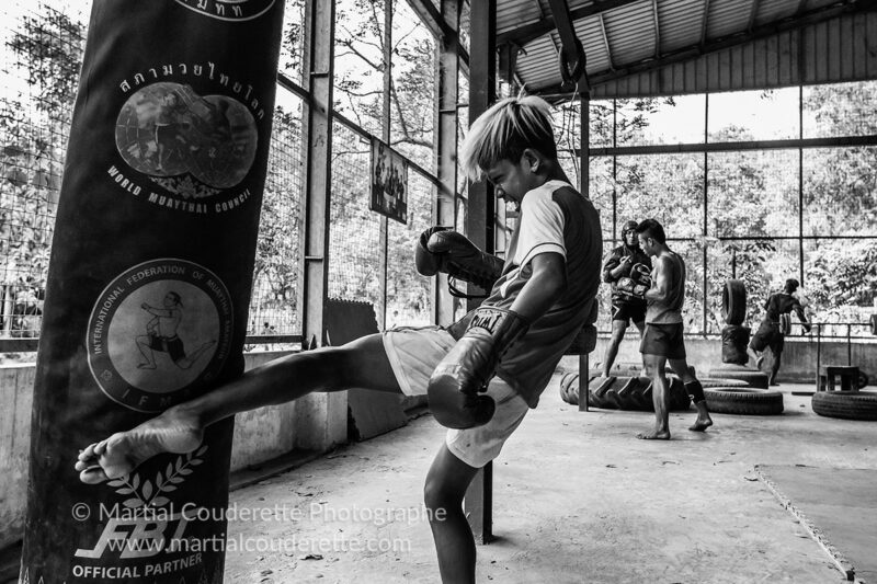 Lethwei : inside the boxing camp