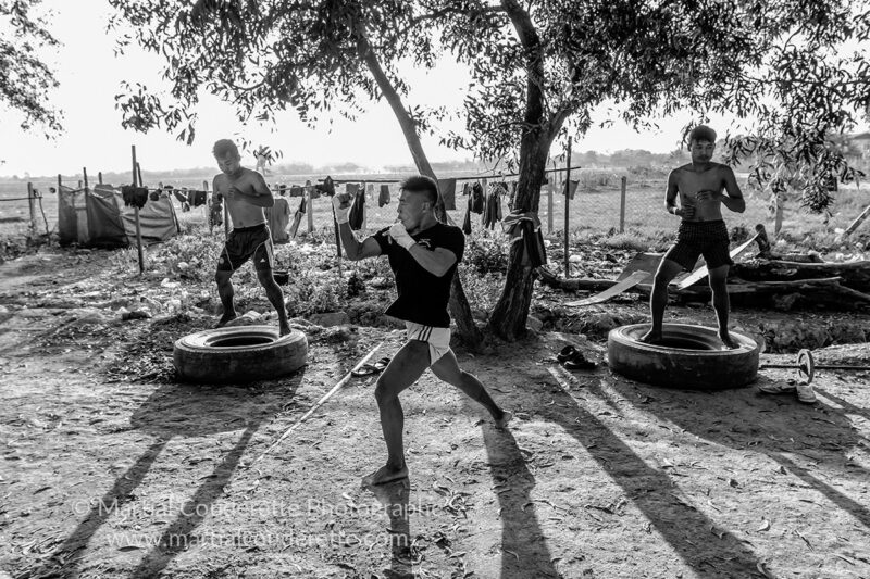 Lethwei : inside the boxing camp