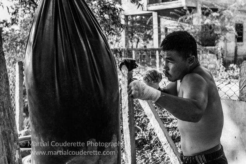 Lethwei : inside the boxing camp