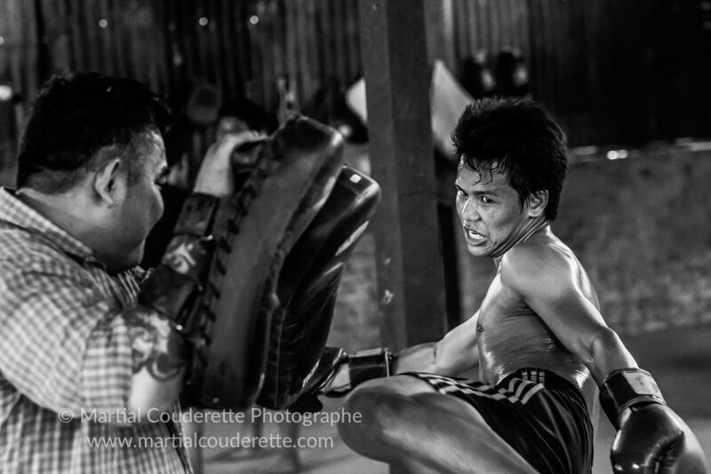 Lethwei : inside the boxing camp